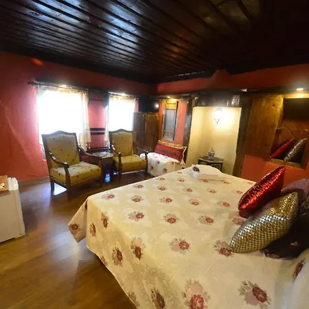 Homestay Demeter Rose Stonehouse Pansion *
