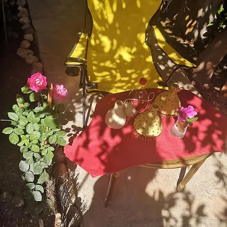 Demeter Rose Stonehouse Pansion Habitación en casa particular *