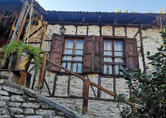 Privat bolig Demeter Rose Stonehouse Pansion Antalya