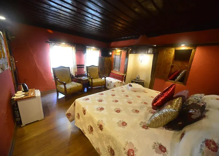 Homestay Demeter Rose Stonehouse Pansion *
