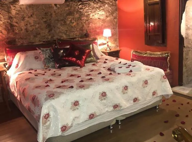 Privat bolig Demeter Rose Stonehouse Pansion Antalya