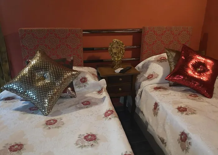 Demeter Rose Stonehouse Pansion Habitación en casa particular *