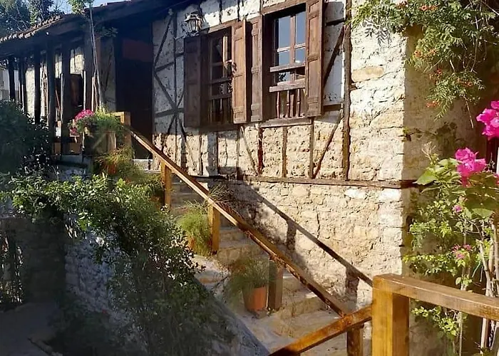 Demeter Rose Stonehouse Pansion Habitación en casa particular