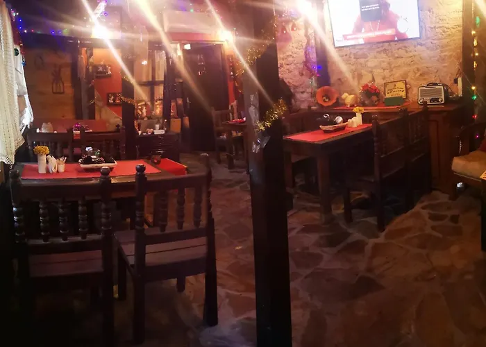 Demeter Rose Stonehouse Pansion