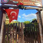 Demeter Rose Stonehouse Pansion Homestay szállás *